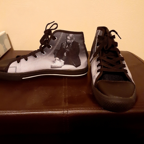 Billie Eilish Lace up shoes - Picture 5 of 5